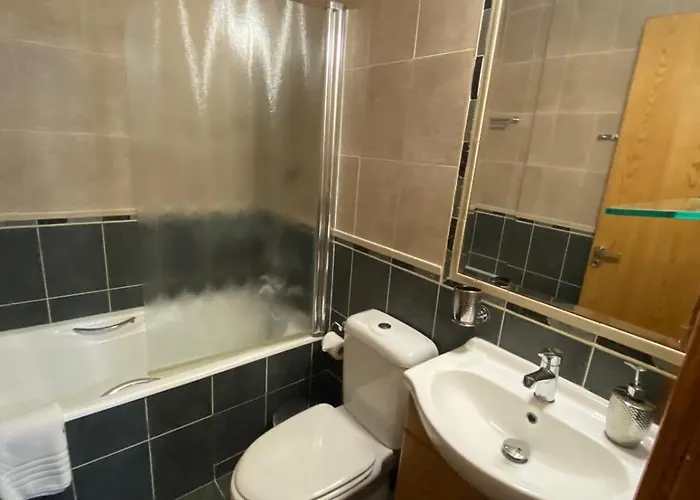 2 Bedroom Apartment, Zygos Centre Block D - By Imh Travel & Tours Lejlighed